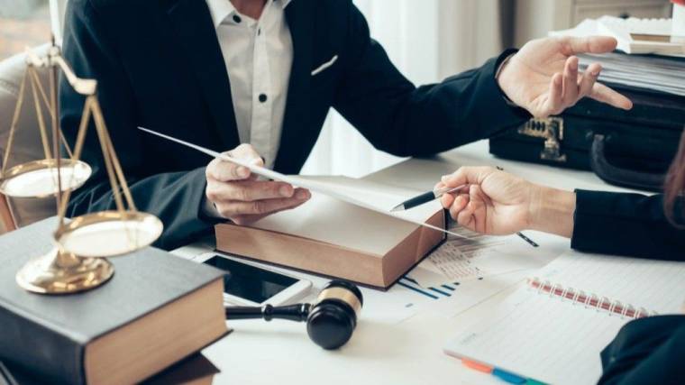 Why Opt For Law Services Dubai